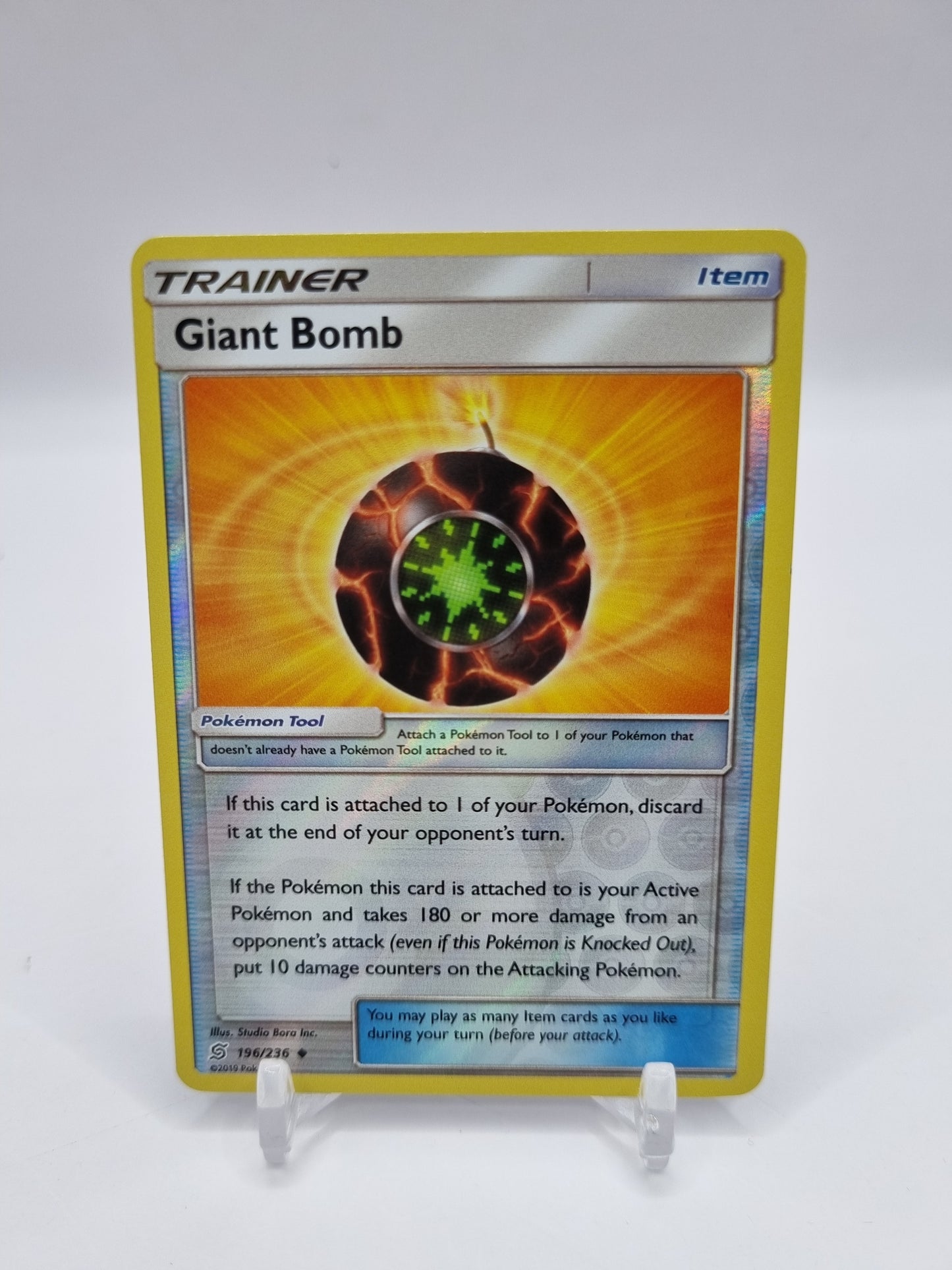 Giant Bomb Reverse Holo Unified Minds 196/236